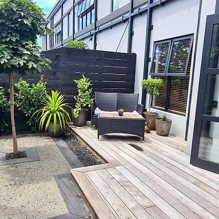 Apartment 1 - Haddin Court - Executive One Bedroom Бленхайм Екстериор снимка